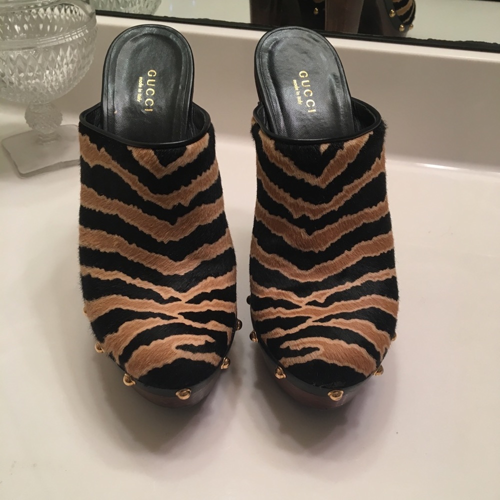 Gucci wooden heel clogs